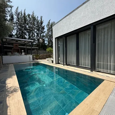 فيلة Adventure بودروم